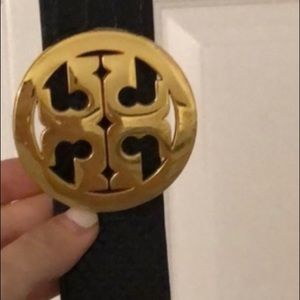 Tory Burch reversible and adjustable belt.
